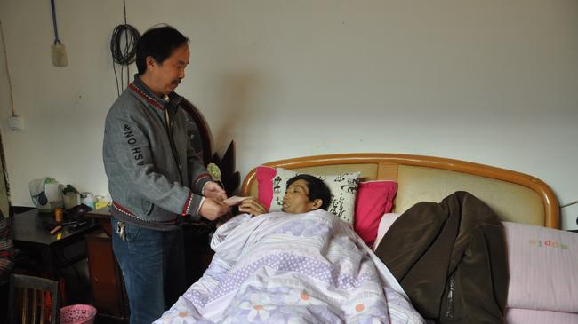 用責任當好“娘家人” --紫陽縣總工會職工互助保障經辦中心鄒家保主任“互保人”13年心路歷程